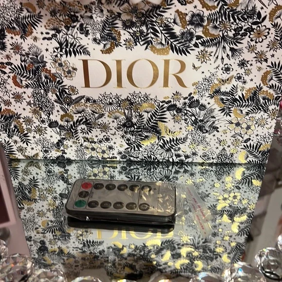 GlammitCreations Arrangement with Real Dior Bag - Remote - Picture 12 of 12